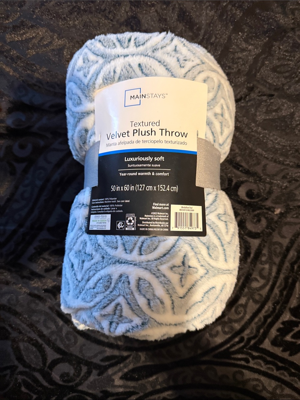 Mainstays Textured Velvet Plush Throw - Light Blue & White Pattern